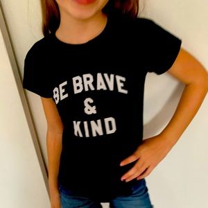 Sub_Urban Riot Girls Black “BE BRAVE & KIND” T SzM